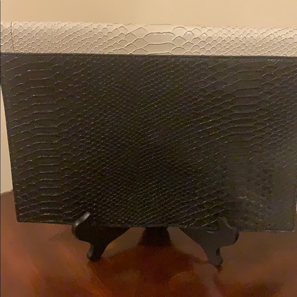 New Clutch - Picture 2 of 3